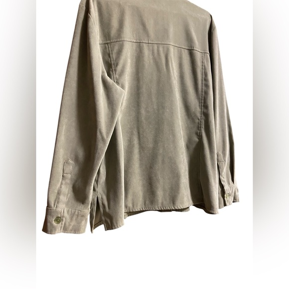 🌟Women Green Button-Down Shacket Style - Picture 4 of 8